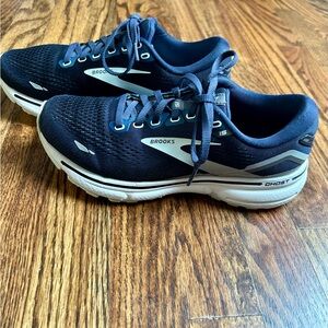 Women’s Brooks Ghost 15 Running Shoes Navy Size 7.5